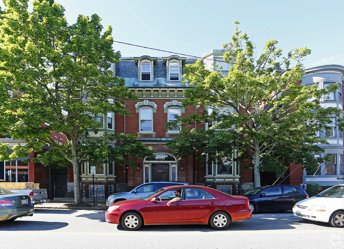 690 Congress St, Portland, ME 04102 Apartments in Portland, ME