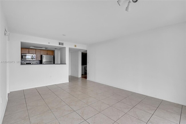Foto del edificio - 1690 SW 27th Ave
