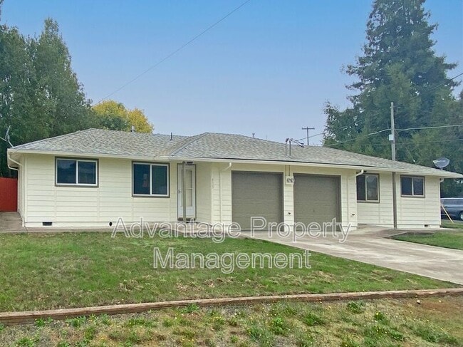 Building Photo - 411-413 E 3rd Street