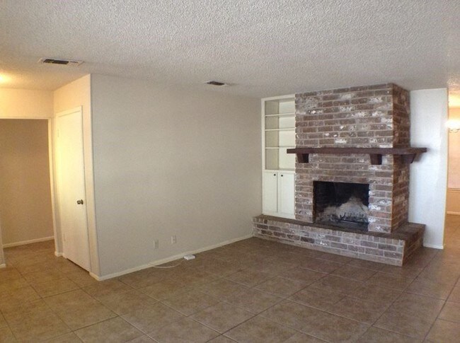 Building Photo - 3734 Colony Dr