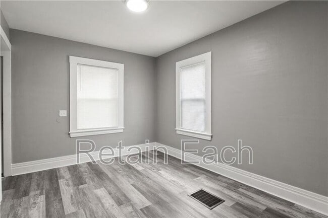 Building Photo - 691 Jefferson Ave