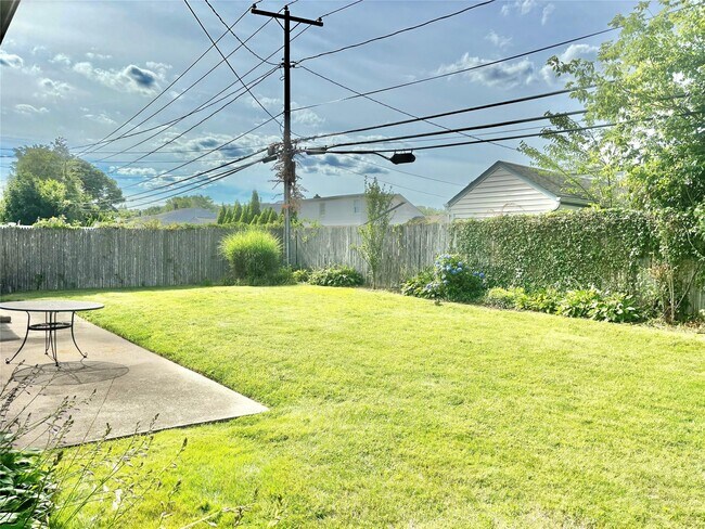 Foto del edificio - 40 Walnut Ln