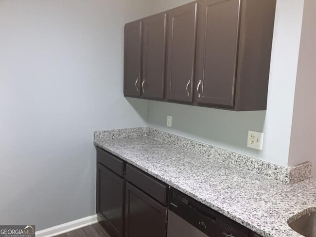 Building Photo - 7700 Bernardo Dr