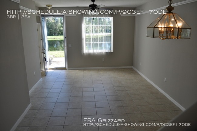 Building Photo - Perfect Location downtown Avalon Park!