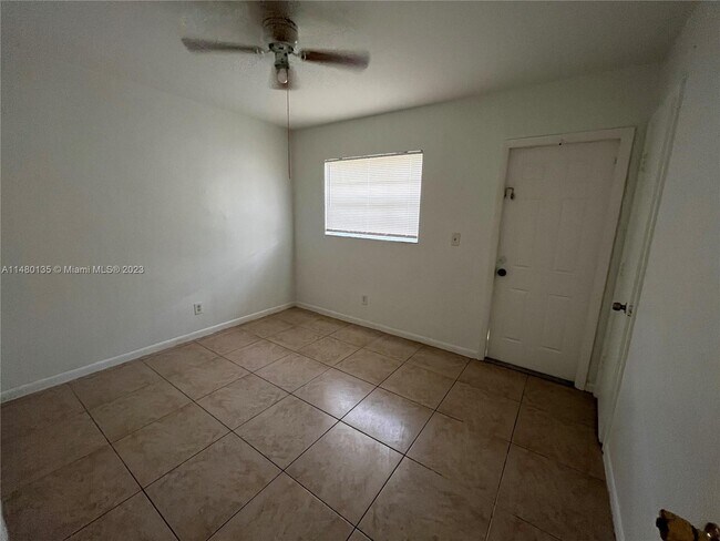 Foto del edificio - 1610 NW 52nd Ave