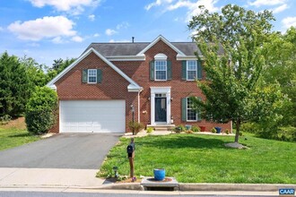Building Photo - 662 Holly Hill Dr