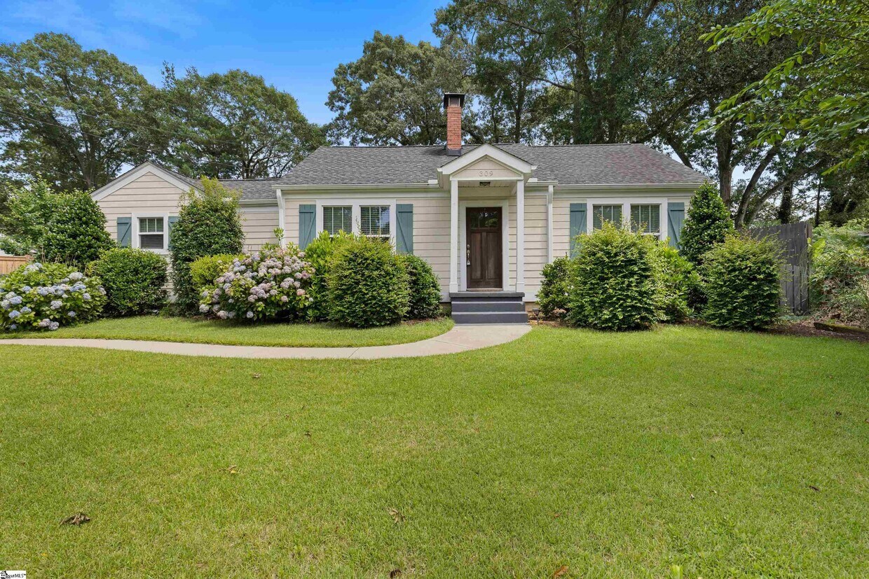 Foto principal - 309 Briarcliff Dr
