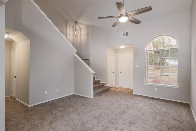 Building Photo - 1400 Thibodeaux Dr