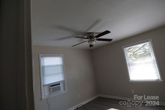 Foto del edificio - 137 18th St NW