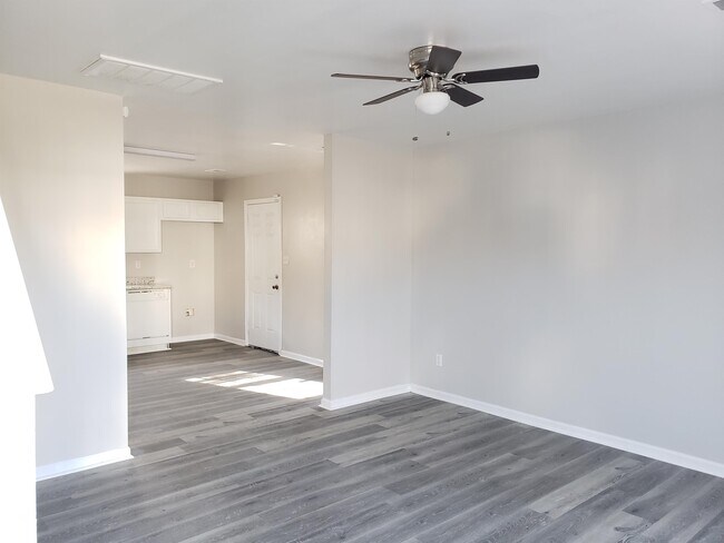 Foto del edificio - 1045 Brianna Way