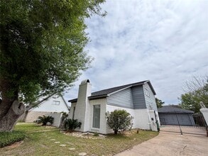 Building Photo - 15111 Chasehill Dr