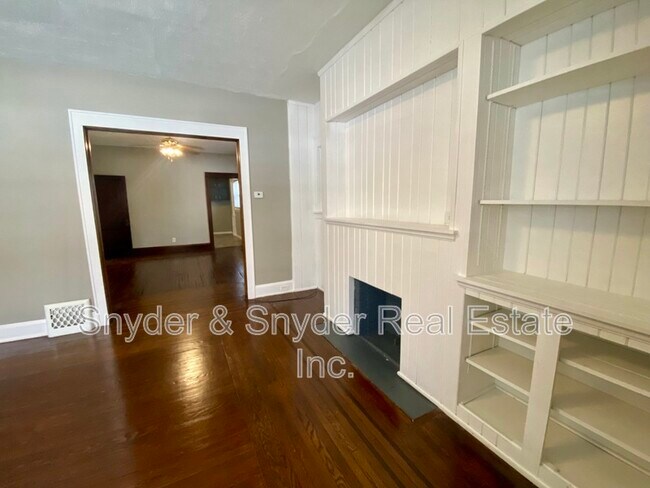 Foto del edificio - 418 Crestwood Ave