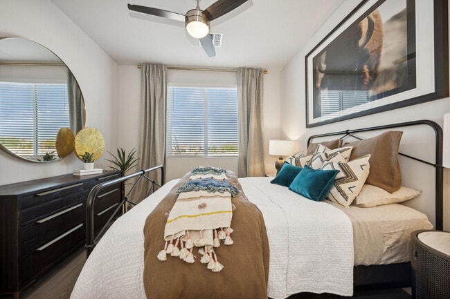 Interior Photo - Ascend at Longbow Highpoint