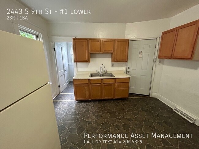 Foto del edificio - South Side 2 bed lower unit!