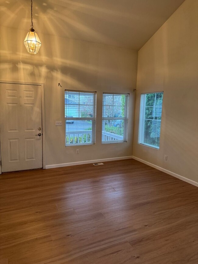Photo - 3Bd/2.5Ba Sammamish House