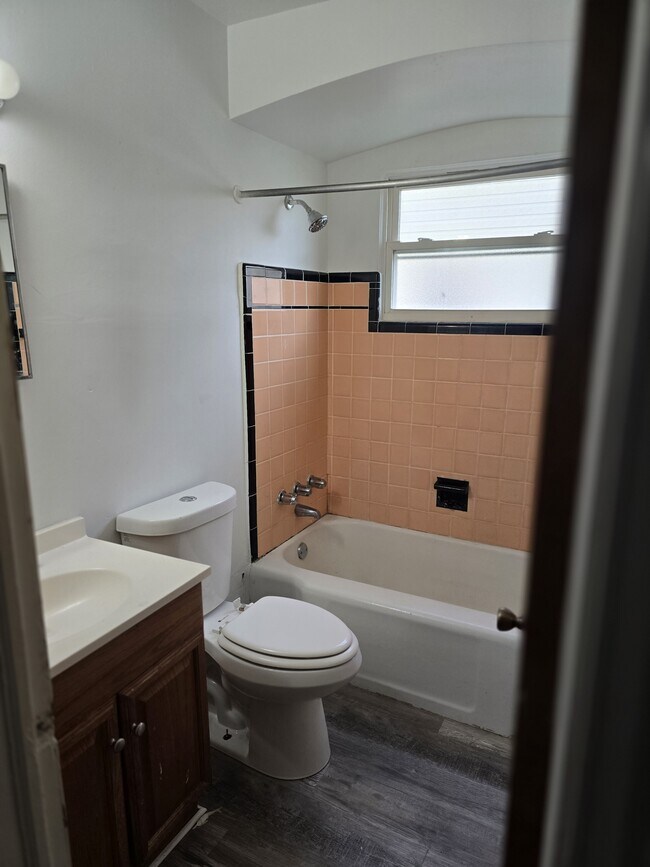 Foto del edificio - 15603 Lappin St