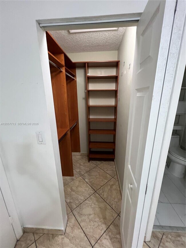 Foto del edificio - 8872 NW 119th St