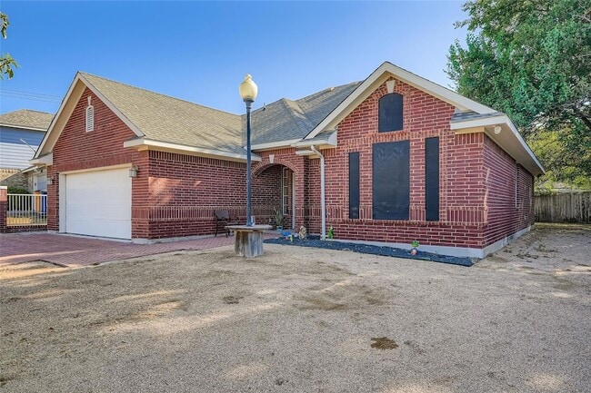 Building Photo - 10901 Parkfield Dr