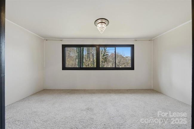 Foto del edificio - 2705 N Center St