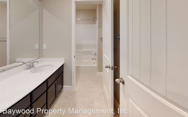 Building Photo - 5 br, 3.5 bath House - 153 Bentwater Loop