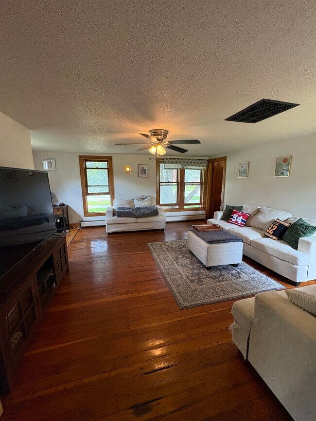 Foto del edificio - 424 VT-15