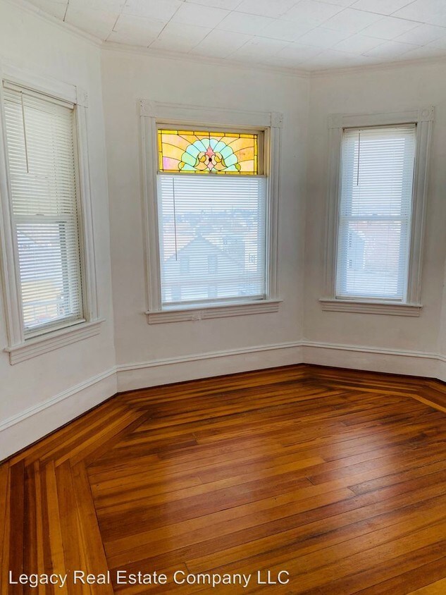 Foto principal - 220 Haffards St