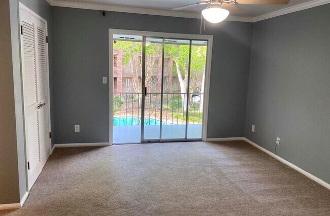 Foto del edificio - 6483 Bayou Glen Rd