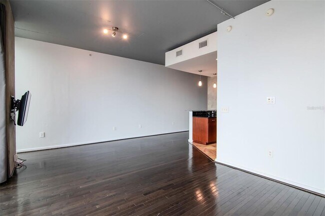 Foto del edificio - 777 N Ashley Dr