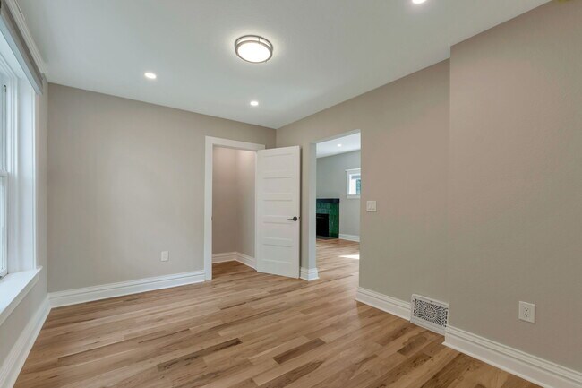 Photo - 2925 Vine St House