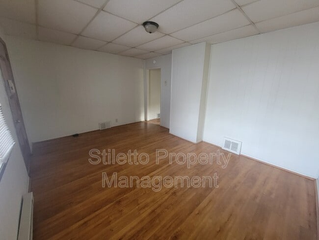 Building Photo - 223 Zerby Ave