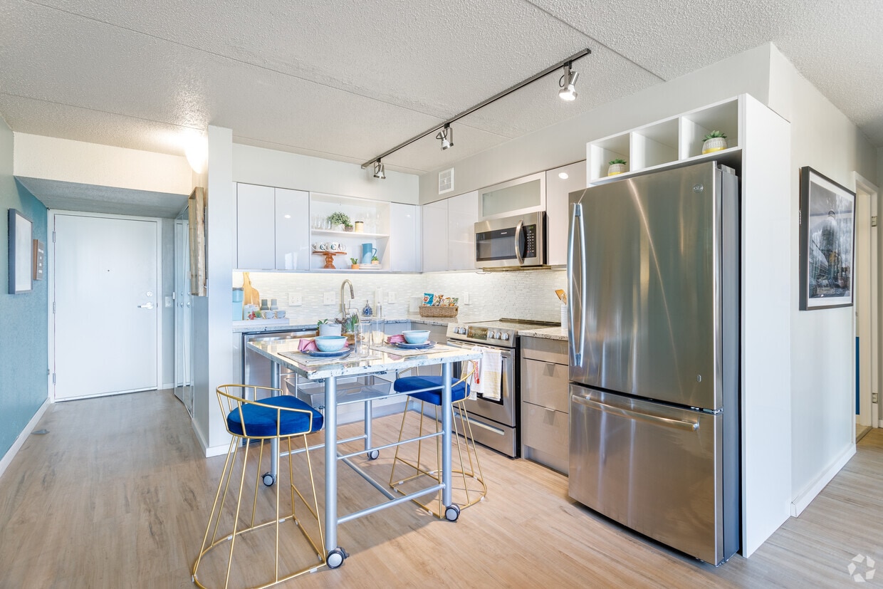 Primary Photo - City Club Apartments Lafayette Park