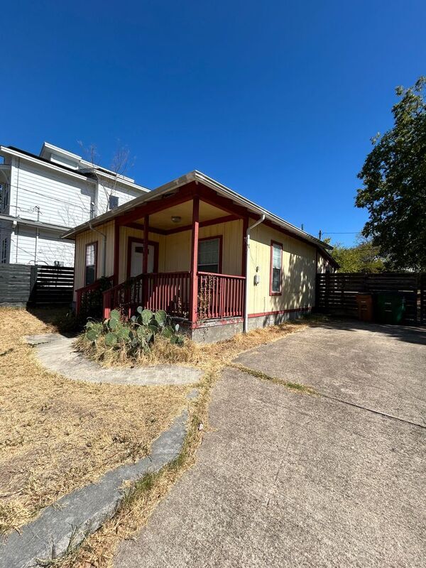 Building Photo - 1207 Cedar Ave
