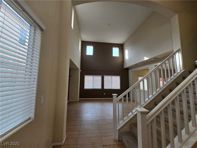 Building Photo - 10601 Cave Ridge St