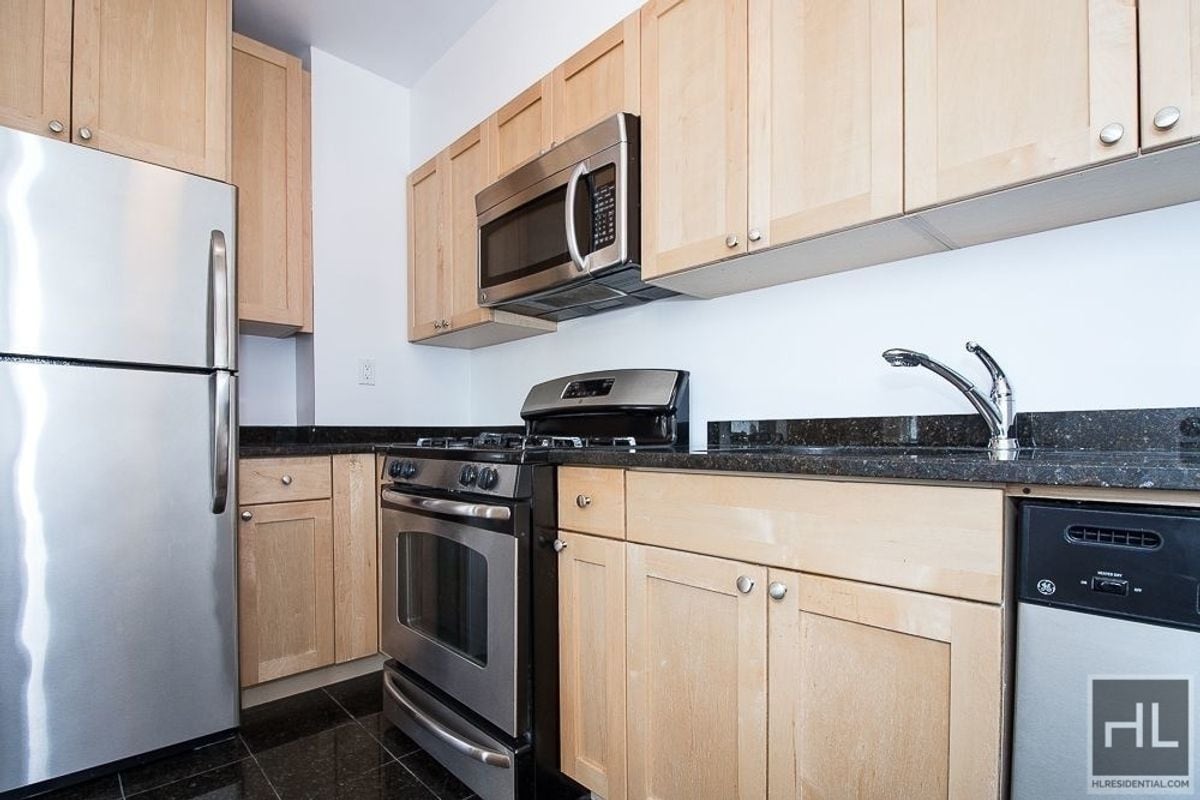 Building Photo - PERFECT Christopher St Studio - WON'T LAST!!!