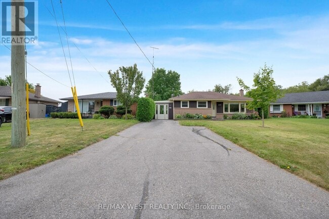 Building Photo - 397 Brentwood Ave