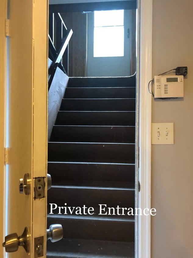 Primary Photo - 4406 Stockbridge Ct