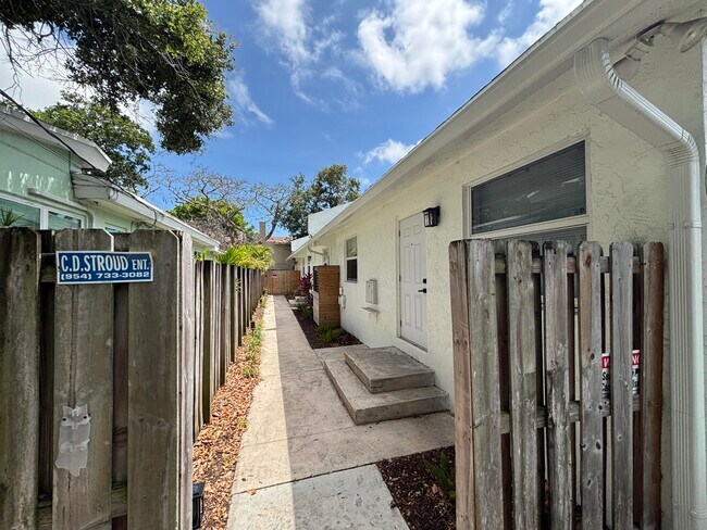 Foto del edificio - 880 SE 12th St