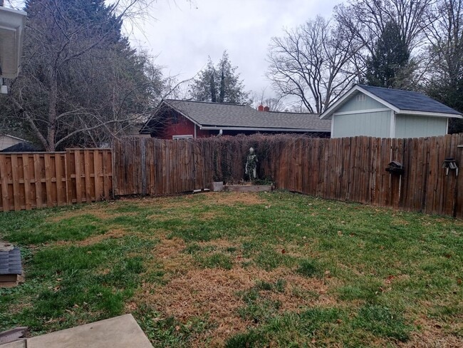 Foto del edificio - Gorgeous house walking distance from Biltmore Village available now!