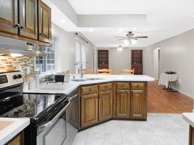 Building Photo - Single Level Home with Large Back Deck and...