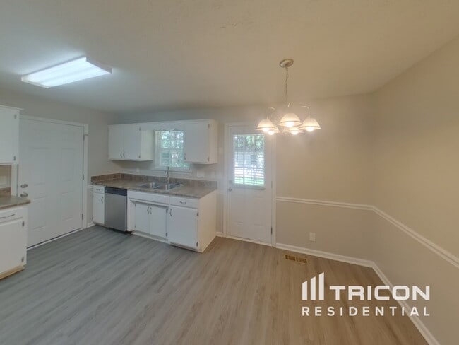 Foto del edificio - 1526 Amberwood Cir
