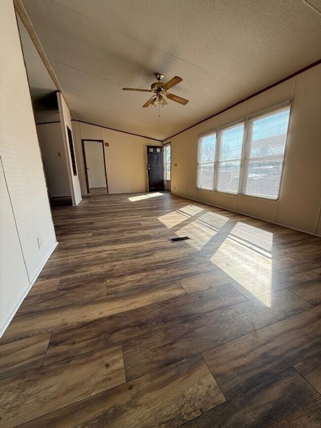 Foto del edificio - Rossview School