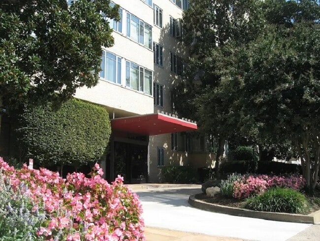 Building Photo - 1711 Massachusetts Ave NW