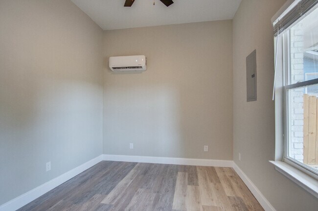 Foto del edificio - Modern 2 Bedroom Home Minutes from Downtow...