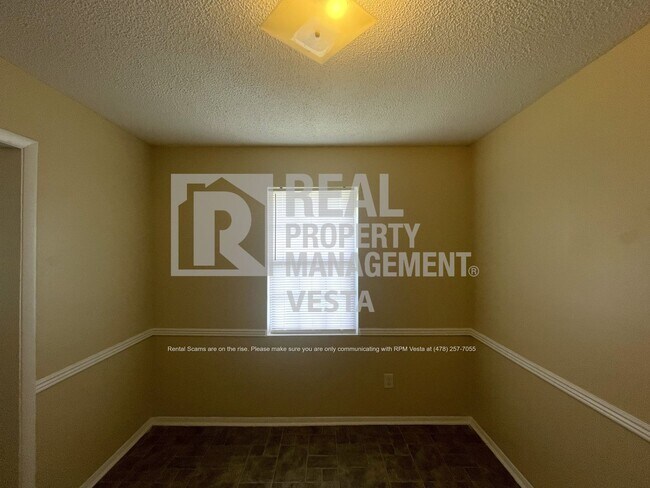 Foto del edificio - Three Bedroom Home in Warner Robins