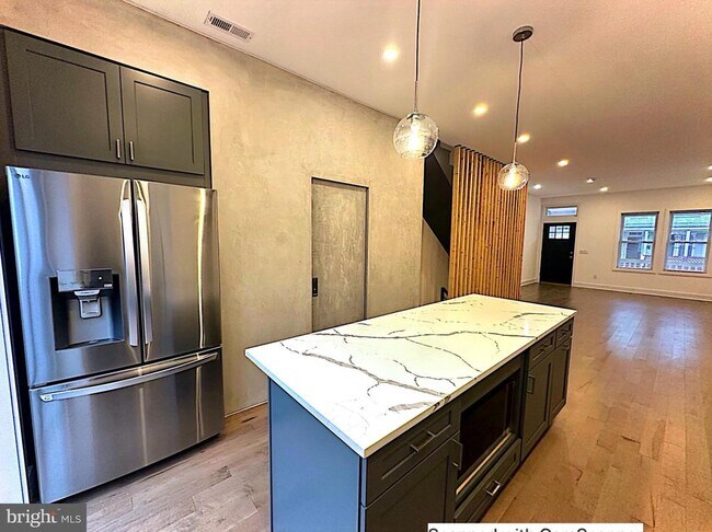 Foto del edificio - 733 Gresham Pl NW