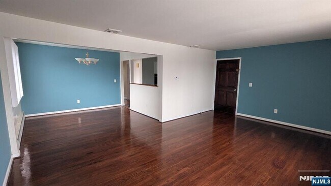 Foto del edificio - 95 Stefanic Ave