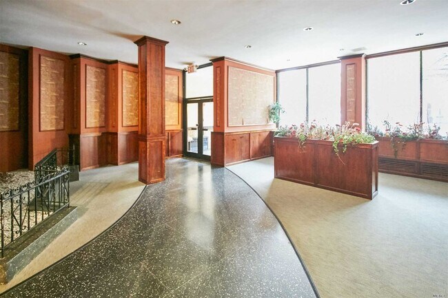 Foto del edificio - 53-11 90th St