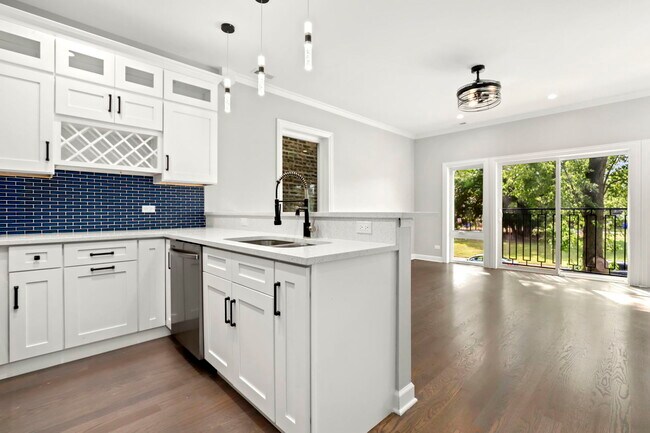 Foto del edificio - 4605 S Langley Ave