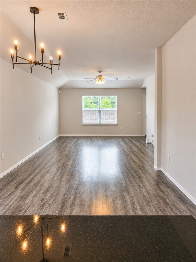 Foto del edificio - 1221 S Ivory Bill Ln