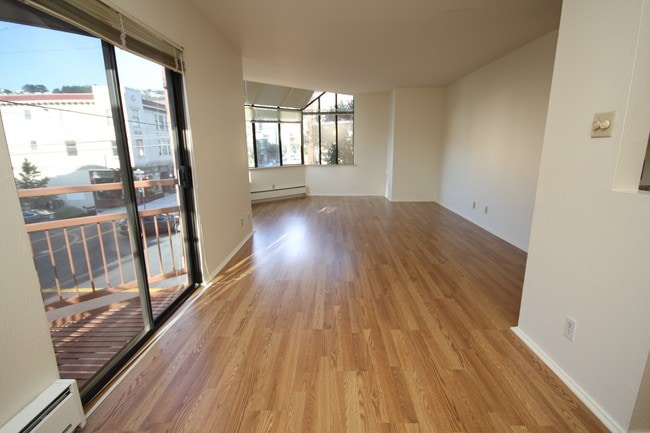 Building Photo - 1099 Noe St